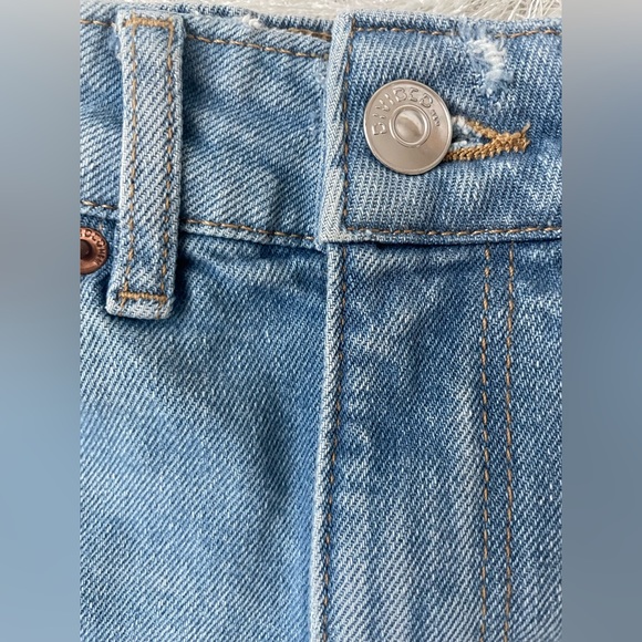 High waisted Booty Light-Wash Denim Shorts - Picture 4 of 5